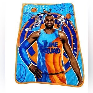 Space jam fleece throw blanket Michael Jordan looney Tunes